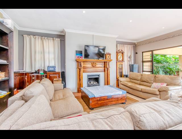 2 BEDROOM FREESTANDING FOR SALE IN FAIRLAND